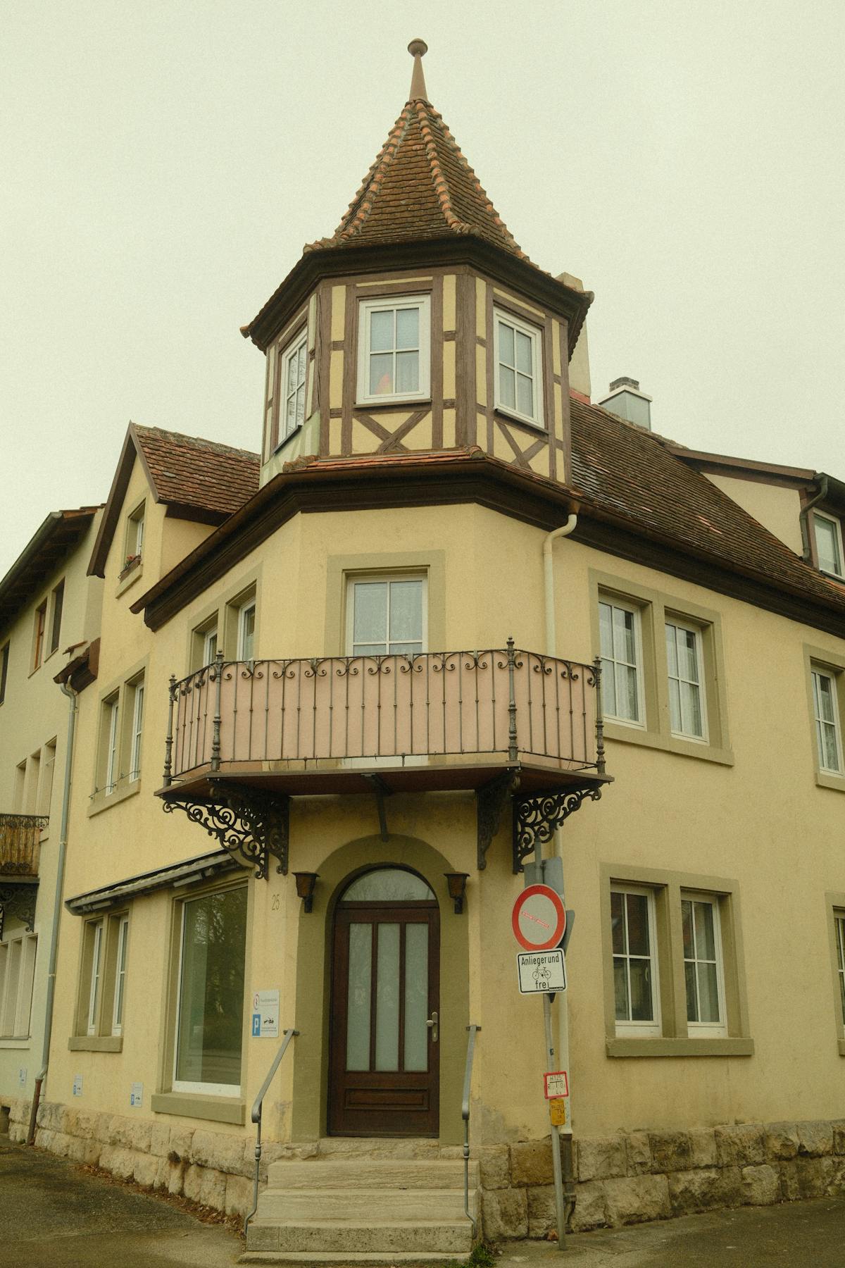 Handschuhsheim: Heidelbergs ältester Stadtteil mit Weinbau, Tiefburg und eigenem Dorfcharakter