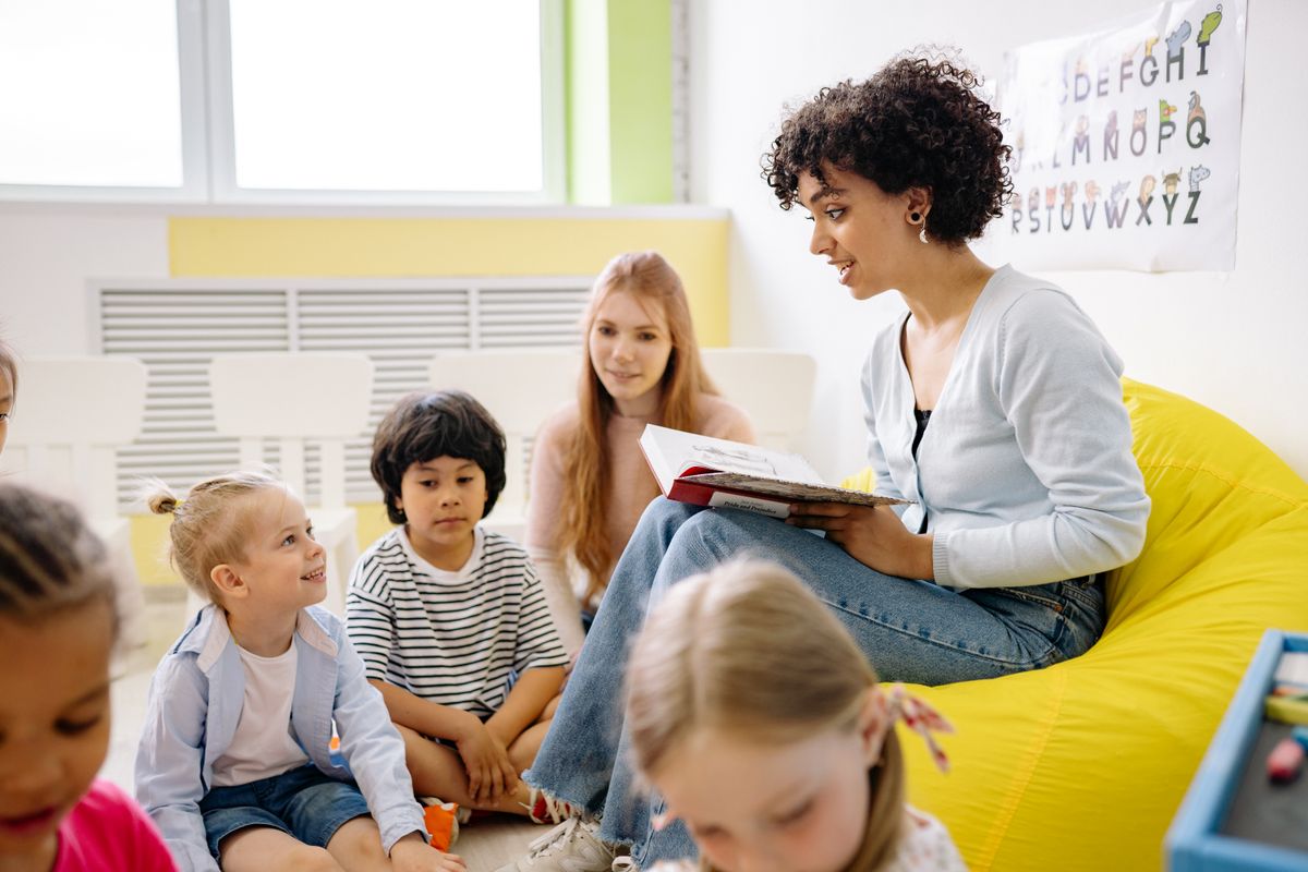 Kinder Schule Unterricht Ganztagsbetreuung