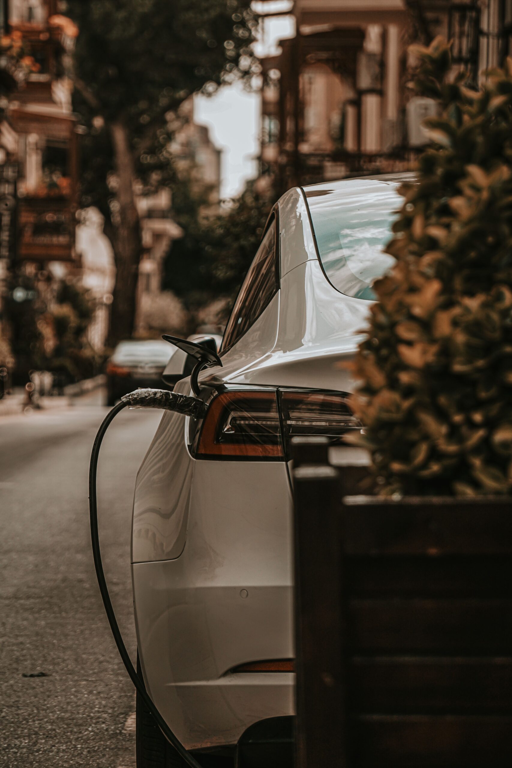 Elektroinstallation modernisieren: Was Eigentümer bei Sicherheit und Zukunftsplanung beachten sollten